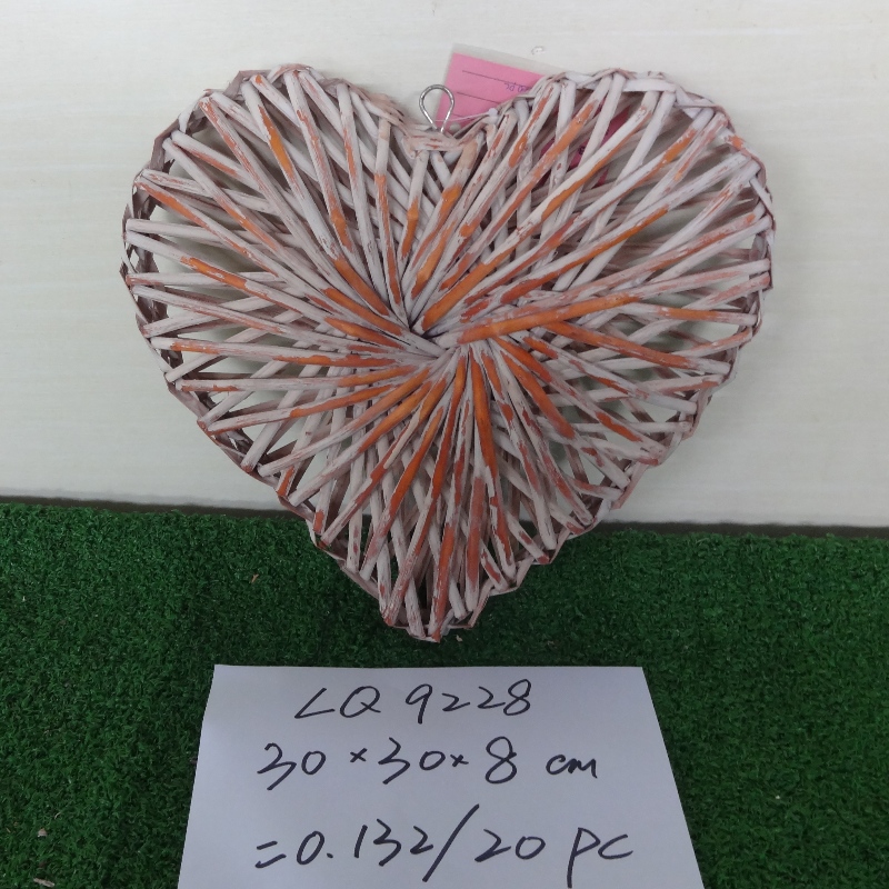 Wicker trang trí hình trái tim cho lễ hội